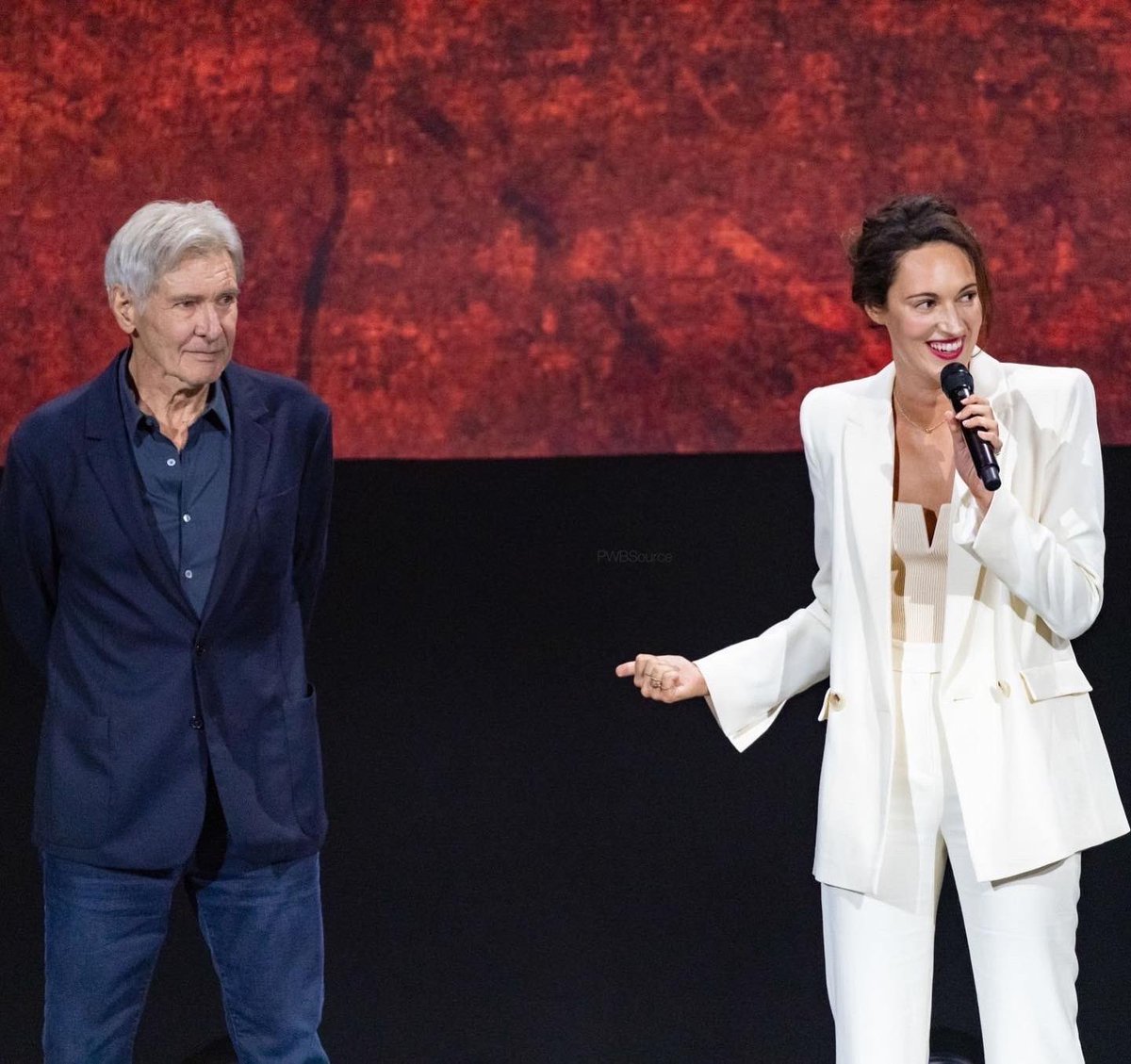 phoebewallerbr1's tweet photo. Phoebe Waller-Bridge &amp; Harrison Ford on stage for Indiana Jones 5 at #D23Expo2022 ✨ https://t.co/U2gOa2Xaj4