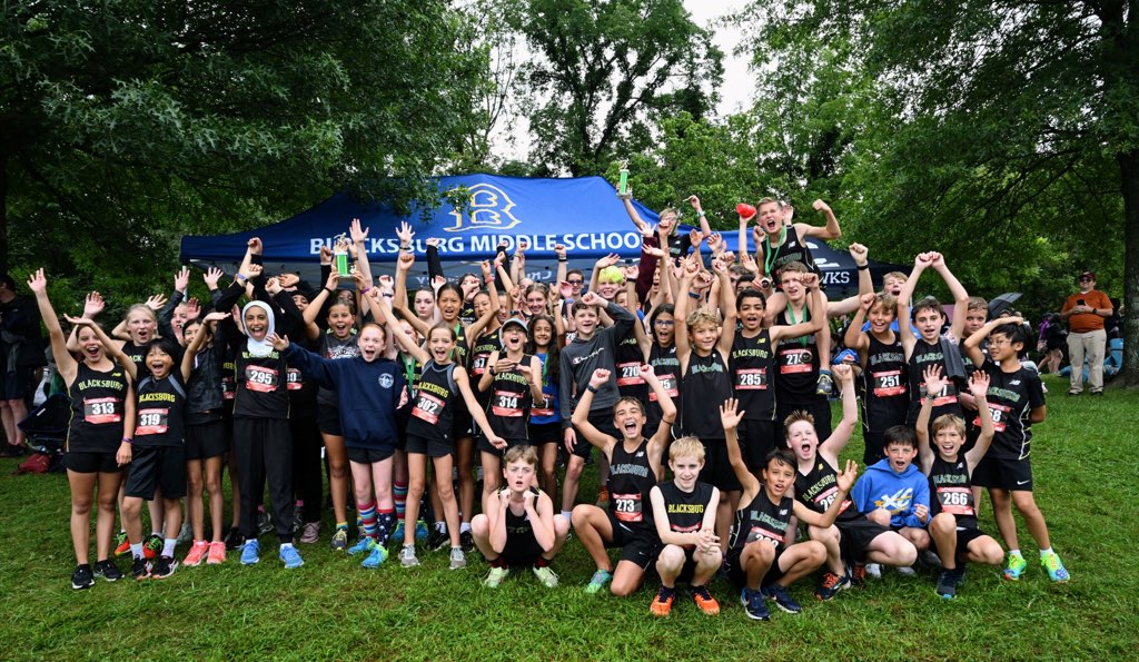 BSrunners's tweet photo. Amazing job BMS XC runners. Boys placed first and girls placed 3rd at the Kinghts Crossing! @fergghs @coachBFerg27 @Brynnferg21 @BruinsBMS @kbyrd14 @jdickhans @EmilyBRedding https://t.co/2rQ0l1pOsx