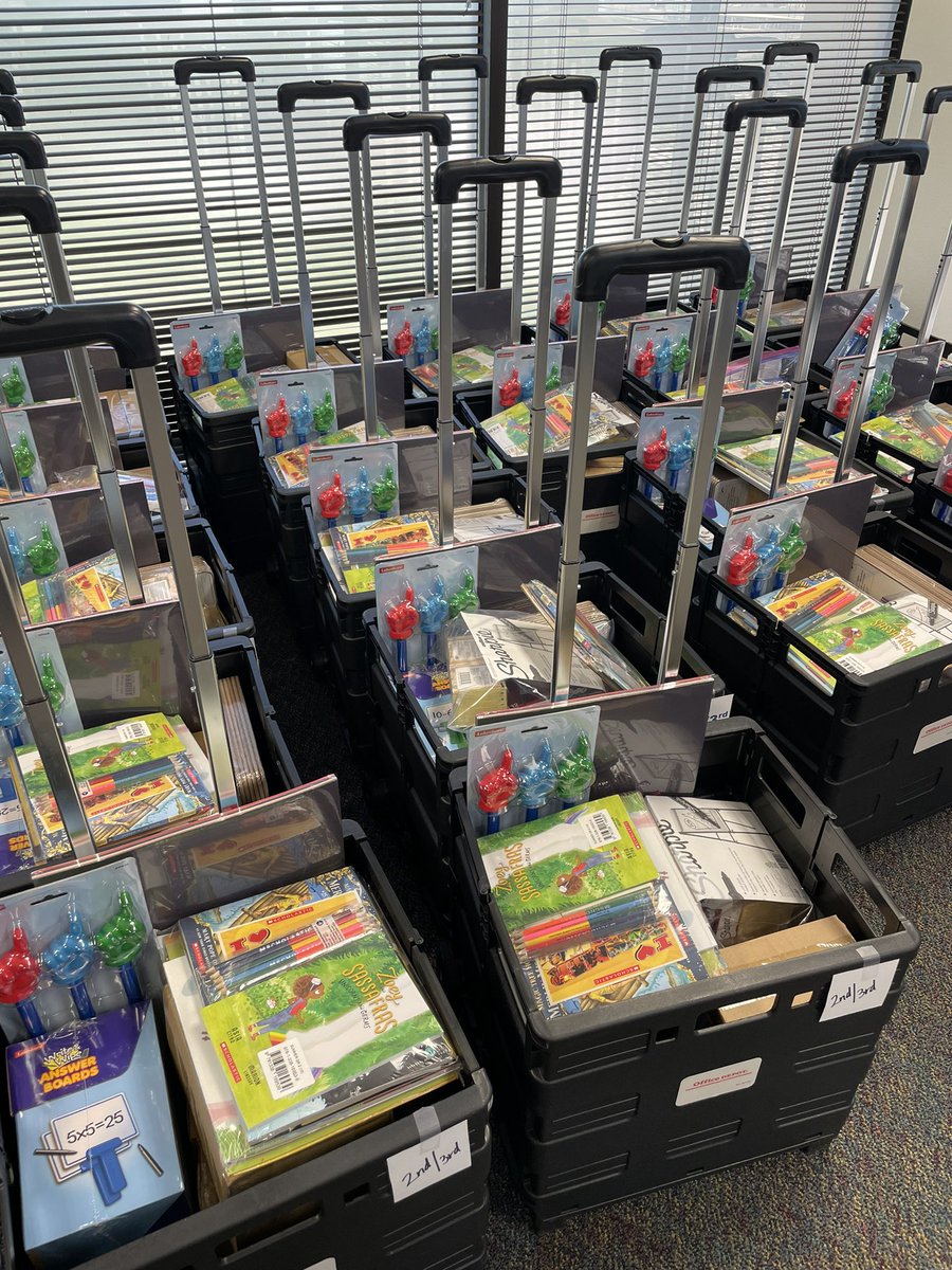 ReadBIGDallas's tweet image. What a wonderful day of learning and collaboration with our new teachers! We sent them off with a swag crate filled with literacy materials and books for their classroom libraries. Off they go to nurture our young readers! #ReadBIGDallas #TransformingLiteracy 📚✨