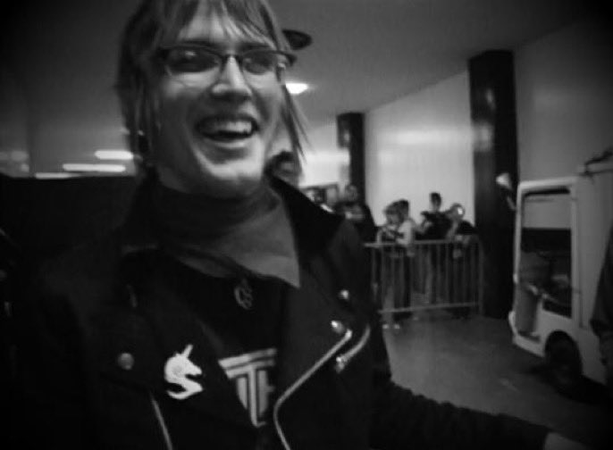 HAPPY BIRTHDAY MIKEY WAY<33 