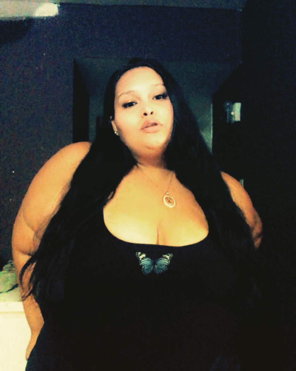 Laura29510's tweet photo. Happy Saturday photo dump MAMII edition #TikTok #SaturdayVibes #PHOTOS #selfie #bodypositivity #weloveithere #latina https://t.co/znqIpGrmal