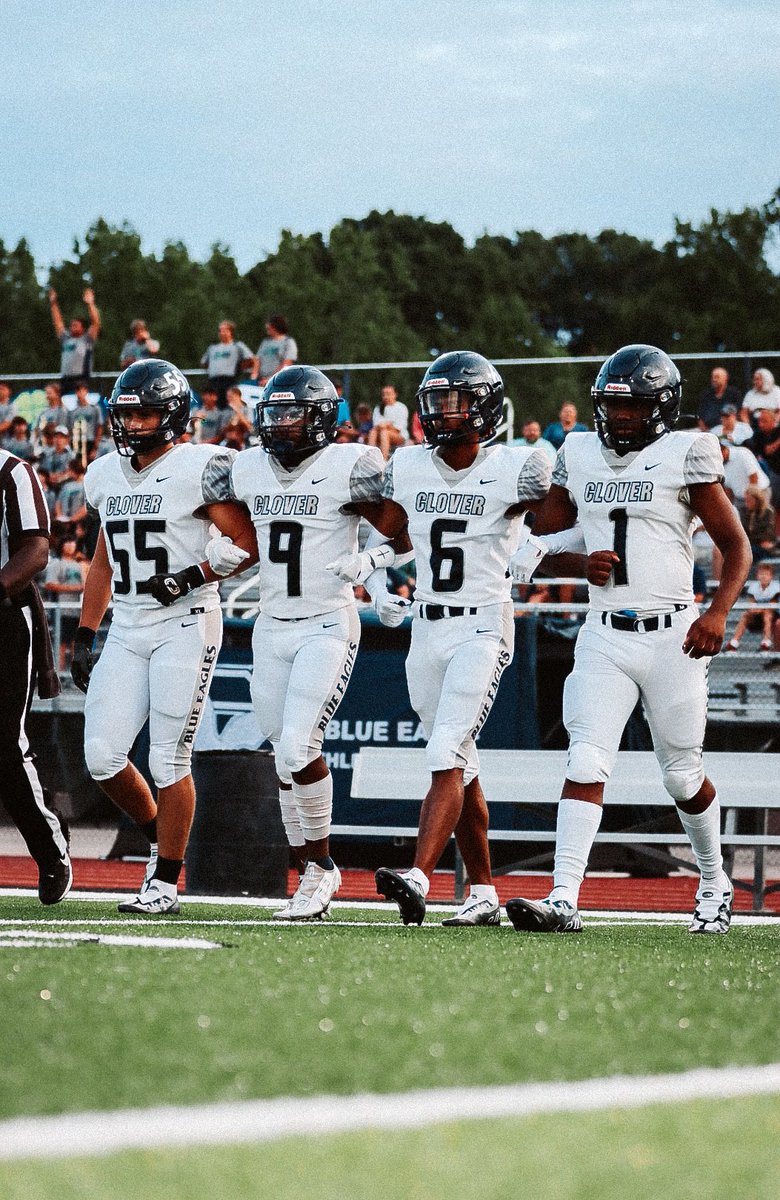 SuchanekNahshon's tweet photo. Great win yesterday, NGU today! @Coach_Lane8 @JoeBoyd123 @DeAndre_M24 @Clover_Football @NGUFootball1 @CoachThurn 🥦🦅🍀 #six6 https://t.co/SGocti3fdc