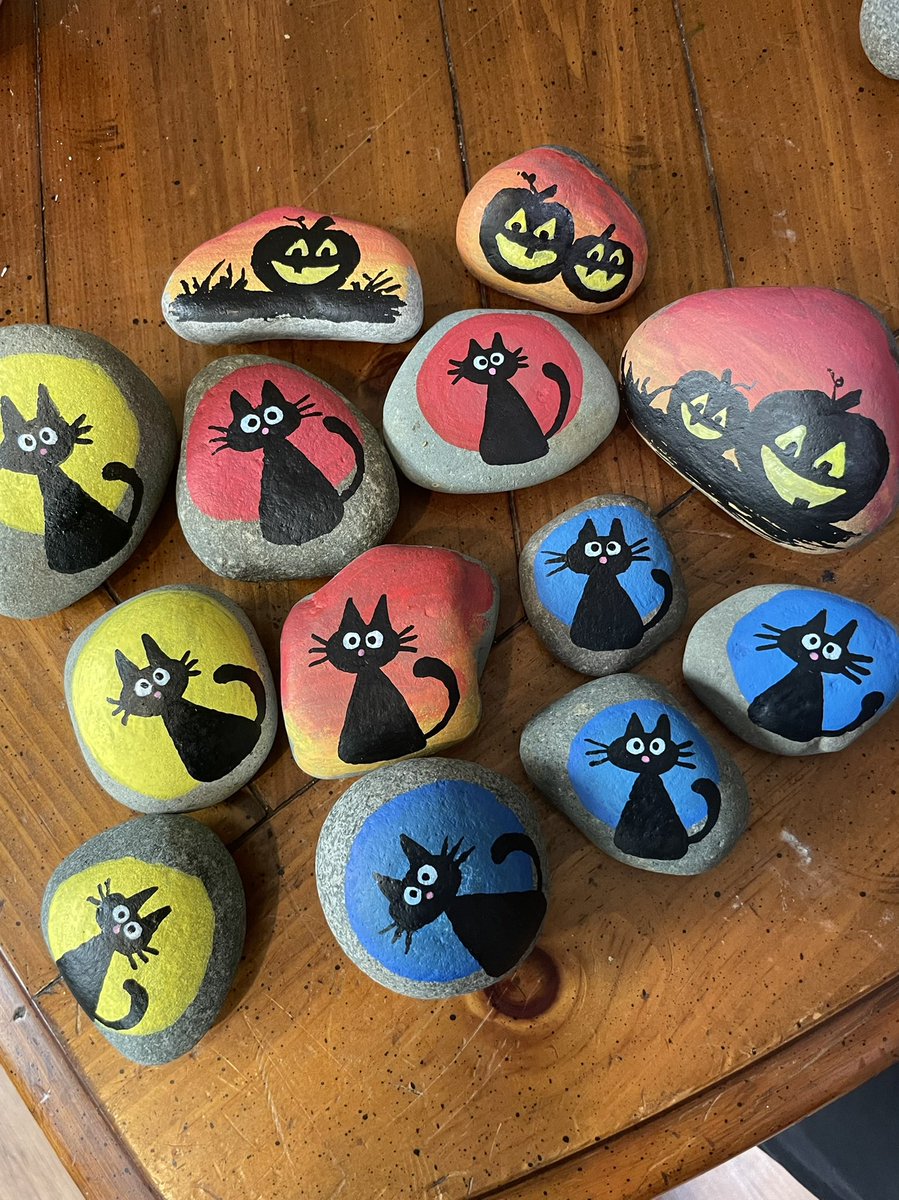 1NerdyHousewife's tweet photo. 🖤🧡
#halloweenrocks 🤘 https://t.co/IsGb2w75Rh