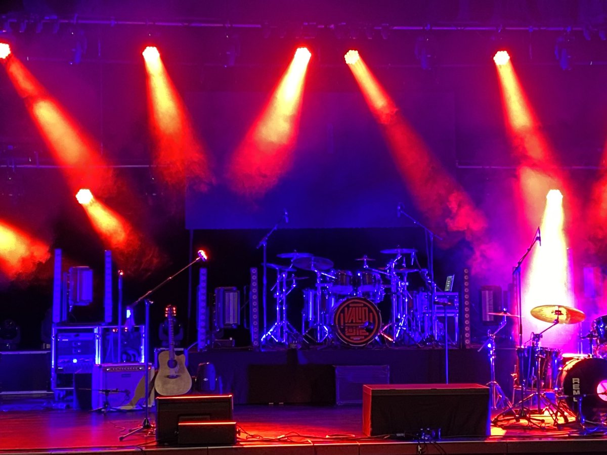 EinfachArt_BS's tweet photo. Heute bei der Band Valid blU als Filmer  in der Stadthalle #gifhorn
#filmemacher #konzert #braunschweig #film #einfachart https://t.co/ajeRXwkMIZ