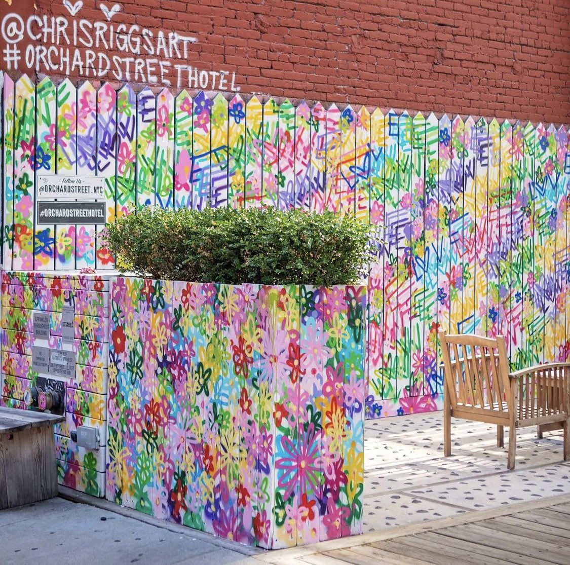 RiggsArt's tweet photo. Love mural for Orchard St Hotel Manhattan NYC #ChrisRiggs #art #mural #arts #orchardsthotel #eastvillage #nyc https://t.co/HUzUuuEZY2