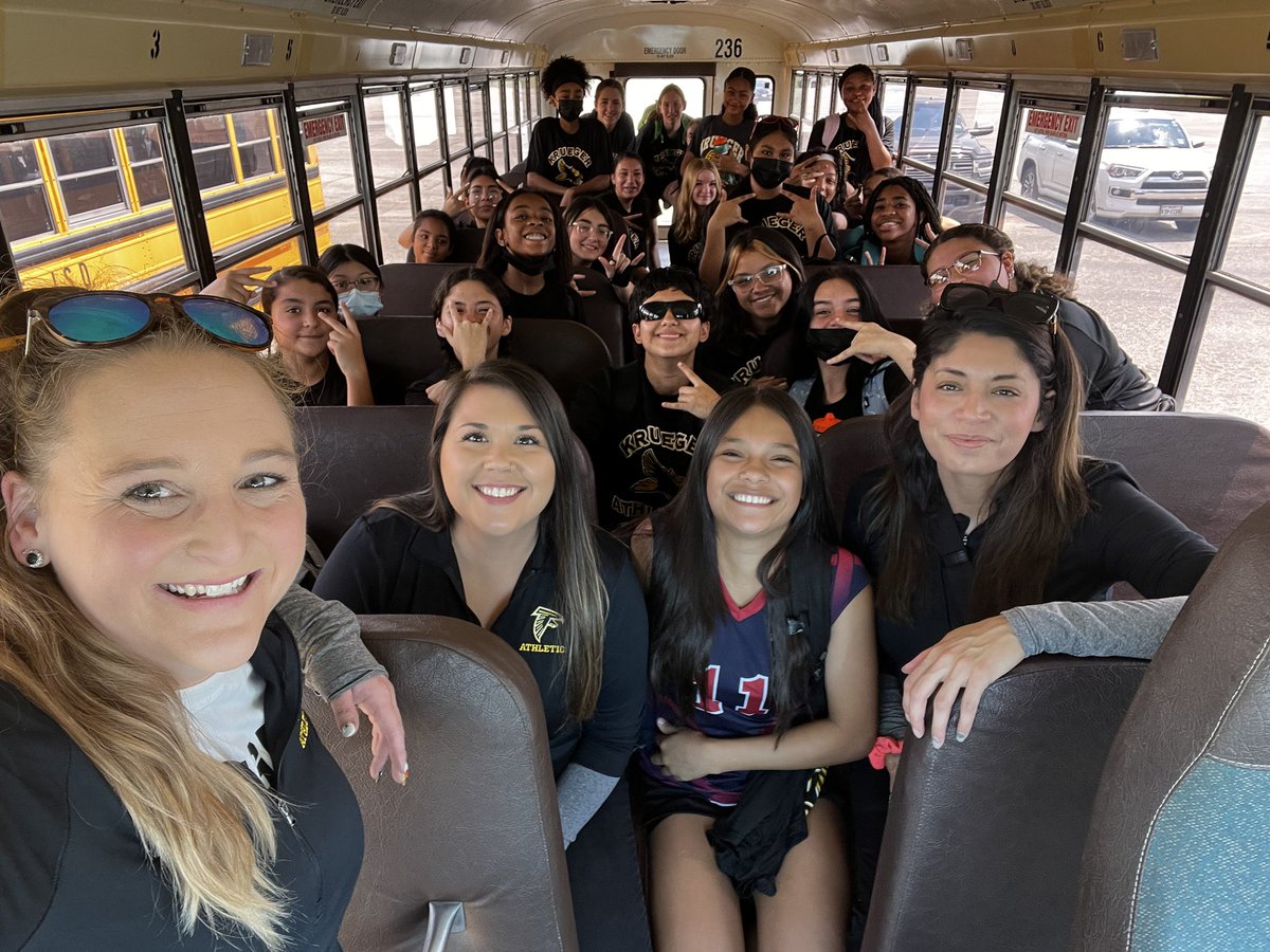 KMSLadyFalcons's tweet photo. Good luck to our 8th grade volleyball girls as they take on Ed White and Jackson this afternoon. Let’s go Falcons! @PRINCIPALRUBIO @coach_sack @CoachHeinricks @ms_munoz7 https://t.co/AzyXZYzDir