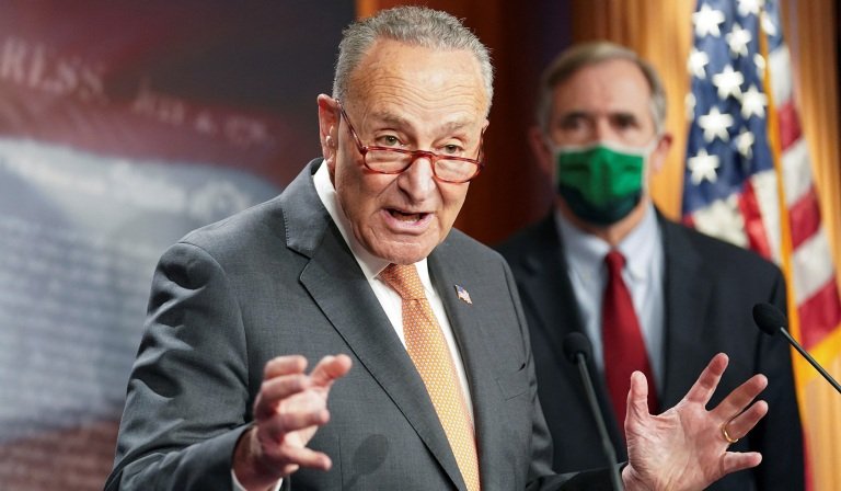 bindyb123's tweet photo. @wbenjaminson @bpolitics but....no reaction to:  @chuckschumer delivered a pointed message aimed at President Trump’s appointees to the court, Justices Neil M. Gorsuch and Brett M. Kavanaugh.
 #DemocratsIncitingViolence ?
#WhereIsTheFBI https://t.co/cbTK5vNtBw
