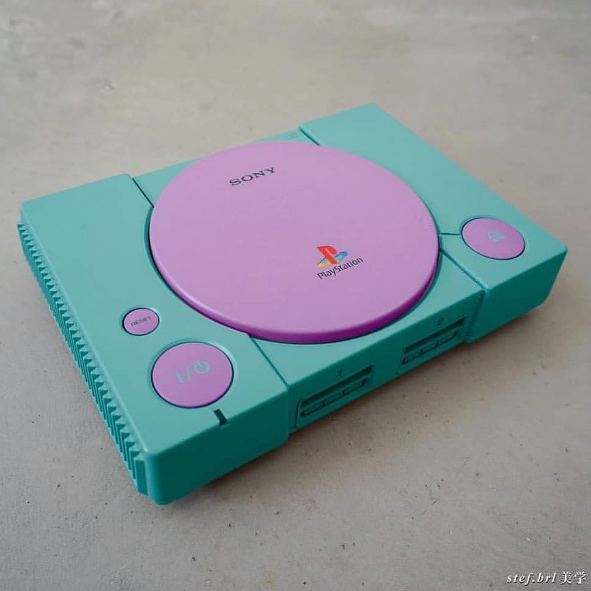 VaporFashion's tweet photo. What game are you playing today? 💞🎮art by @stef_brl 🙏#vaporwave #retro https://t.co/HgjwGWNLUf