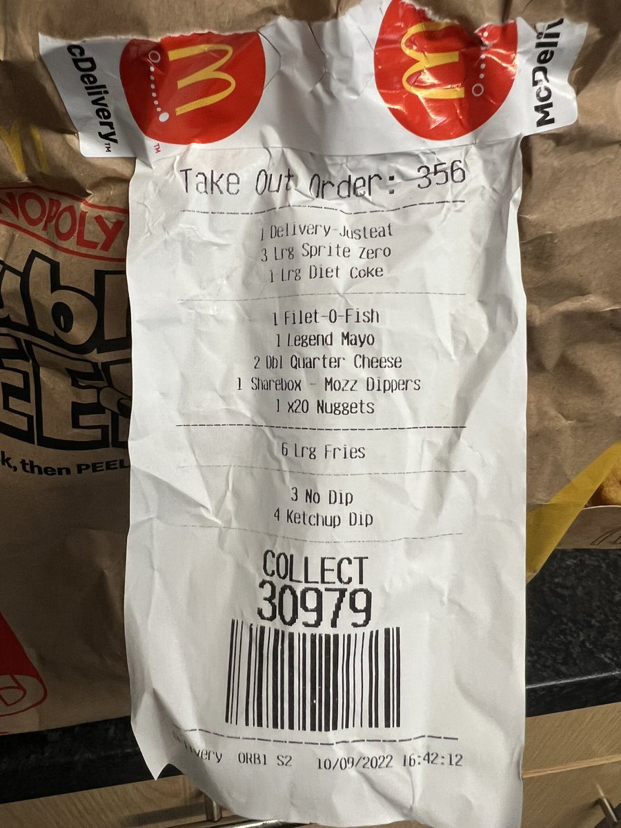 Symmo46's tweet photo. @JustEatUK can you please tell me how my order 1769455790 can be so wrong…. And despite my best efforts no reply from your complaints department or my money refunded https://t.co/dixuSKCgMC