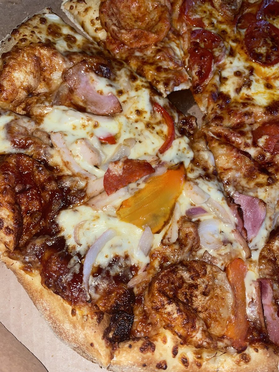 HarryM69's tweet photo. Good old @Dominos_UK  ripping customers off again… firstly increasing the prices, secondly SKIMPING on toppings…. Does this look like a Texas BBQ #dominospizza https://t.co/xfMHp3yKls