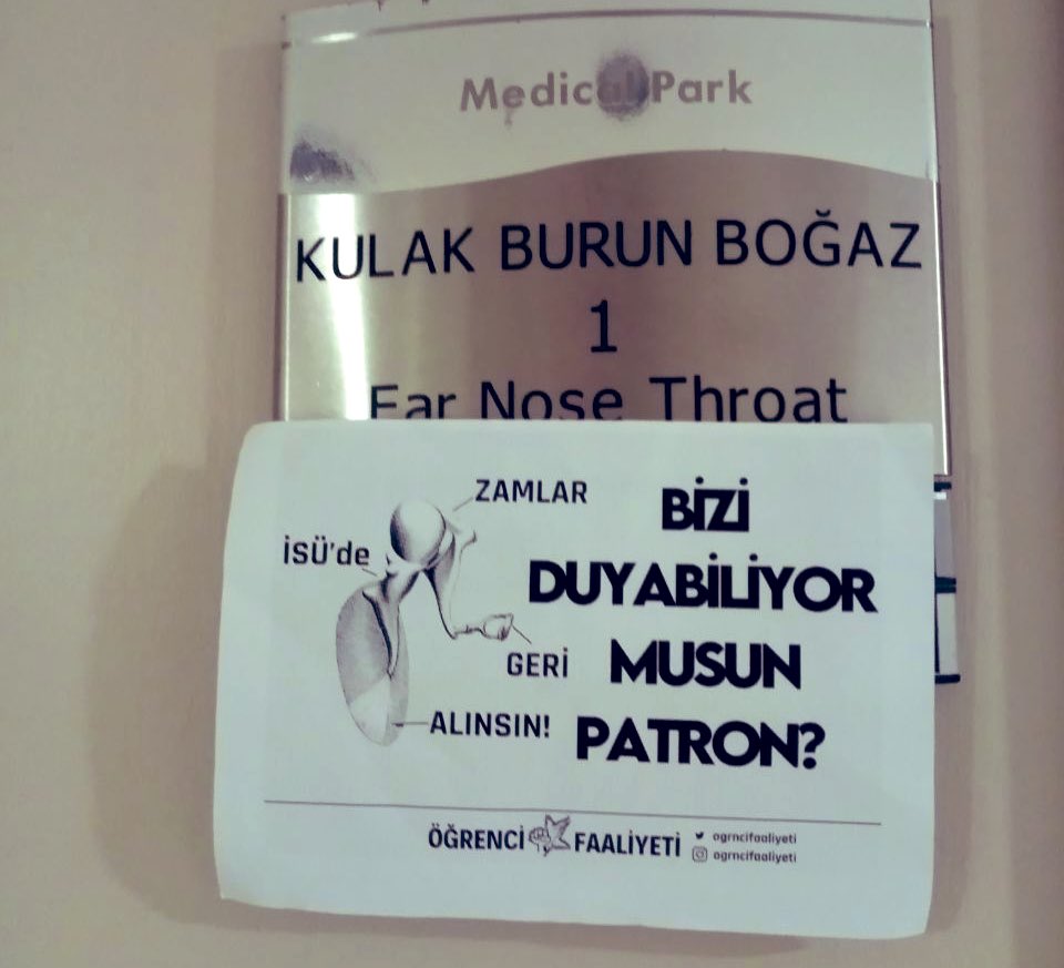 ogrncifaaliyeti's tweet photo. İstinye Üniversitesi patronu Kulak Burun Boğaz Uzmanı Dr. Muharrem Usta’nın özel hastanesi olan Medical Park Hastanesi’nden sesleniyoruz: 

İstinye Üniversitesi’nde yapılan zamlar geri alınsın! Bizi duyabiliyor musun patron?

#İstinyedeZamİstemiyoruz https://t.co/qmme7k2cdu