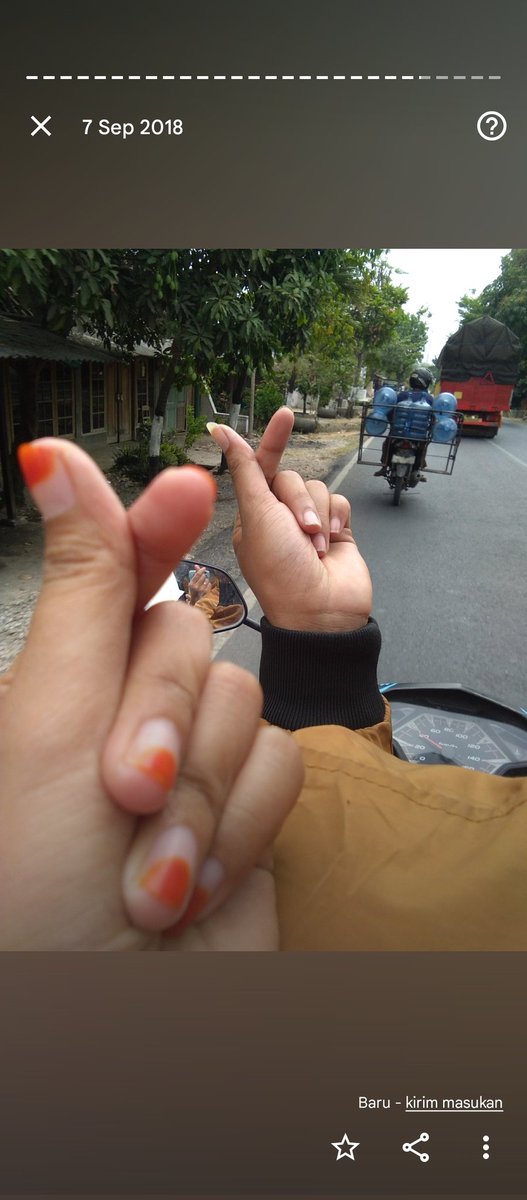 AmbarBarbie4's tweet photo. Karna hanya bersama mu ... Aq merasa ada rumah untuk pulang..
Sampai saat kmu telah tiada aq terombang ambing sendirian selama nya, karna cinta itu tak bisa hilang . Mlh semakin tumbuh ❤️ https://t.co/3IMoQ0mYwa