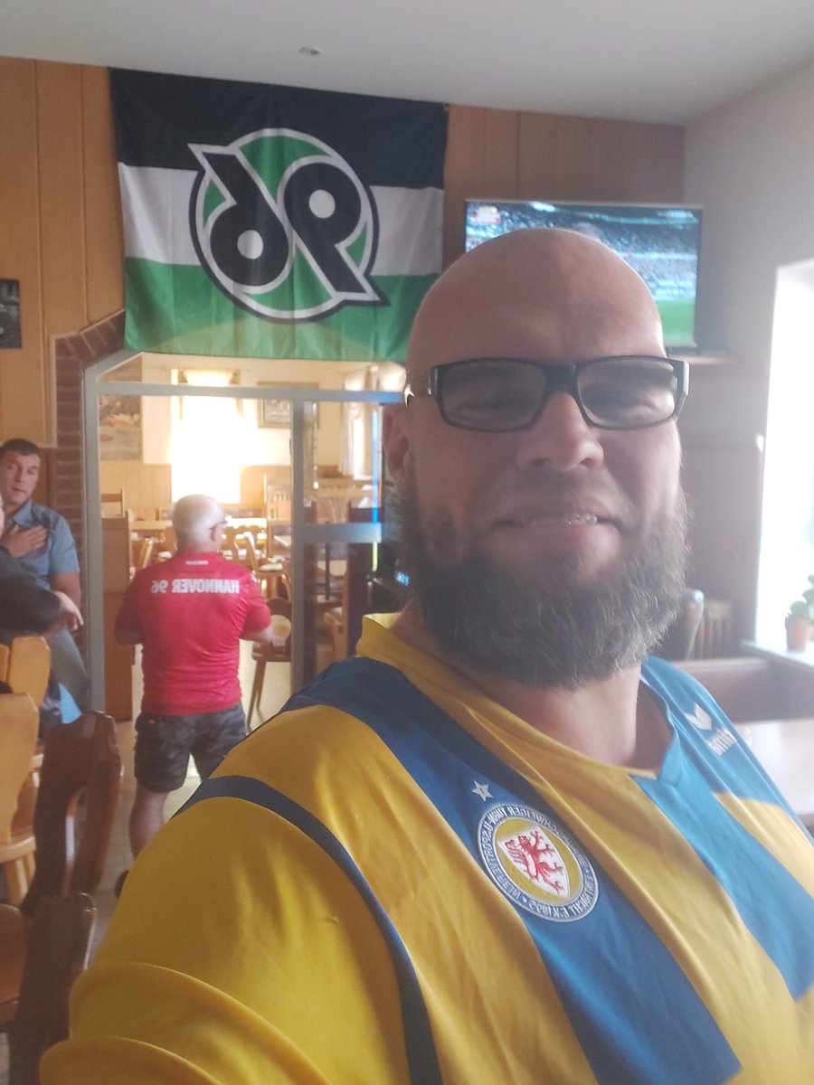 klumpen72's tweet photo. Tooooooor https://t.co/DqgvYjRmkC