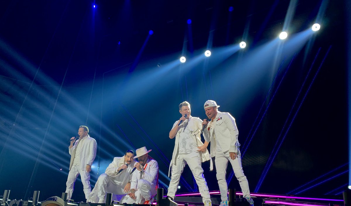 slane416's tweet photo. Memphis! “Music is life, that’s why our hearts have beats” 🎶@backstreetboys @nickcarter @aj_mclean @howied @kevinrichardson @brian_littrell @angela_edenloff #BSBMEM #BSBWorldTour #BSBWorldTour2022 https://t.co/GijTqsWs98