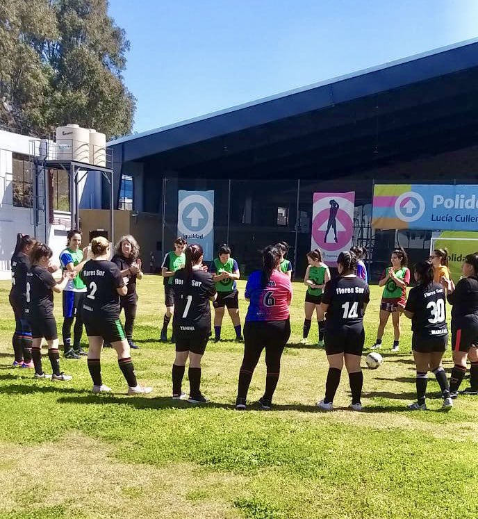 ¡Palpitamos San Luis! ✊🏽 Torneo y pre encuentro en el Polideportivo Lucía Cullen - Padre Mugica. Venite a pasar la tarde.

Ya juegan Nueva Unión y Flores Sur ⚽️
