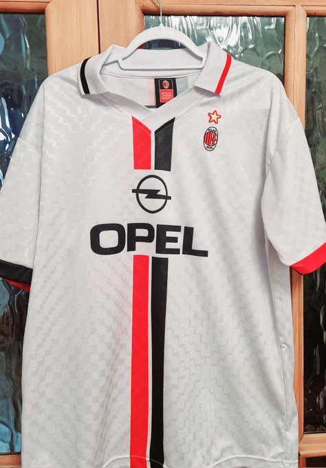 Which side of Milan shall I be wearing to get all got and sweaty in... decisions decisions #nsfwtwt https://t<a href="/tag/nsfwtwt"class="tags"><span>#nsfwtwt</span></a>