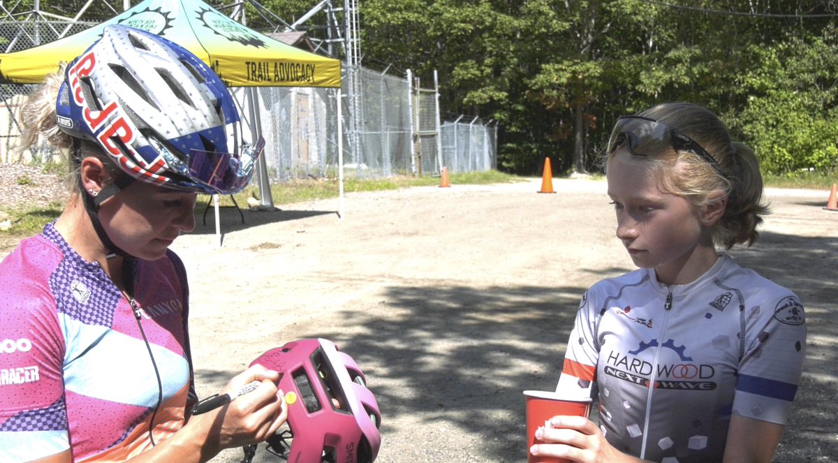 EricTaschnerCTV's tweet photo. 2x Canadian Olympian and 2015 Pan Am Games gold medalist @emilybatty is in #NorthBay this weekend to meet with young fans and to ride through the city's mountain bike trail network. Batty signed helmets for young fans and gave some tips out. @CTVNewsNorthern 🚴🏼‍♀️ https://t.co/5mP1F84YDF