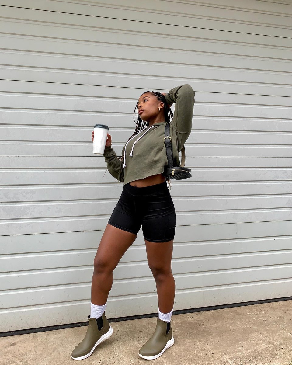 shopChooka's tweet photo. Weekend fit and coffee check ✅

Chooka ambassador @kamina_flemming in our Bellevue Chelsea 😍

https://t.co/Ld2j0wZmxC https://t.co/yZlZr5DylS