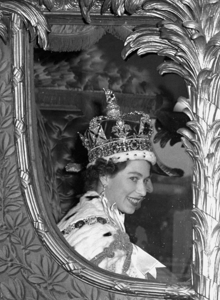 StNicsGuildford's tweet photo. Tomorrow's 10am service will be a special Requiem Eucharist to mark the death of Her Late Majesty Queen Elizabeth II and is open to all who wish to attend. https://t.co/ewIVPQCrID