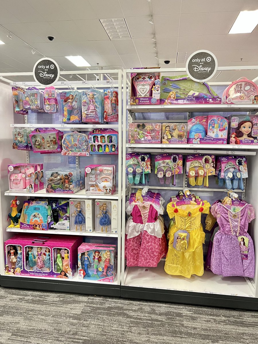 Got to work some magic in our Disney department today 🪄✨ <a href="/AmezquitaRay/">Ray Amezquita</a> 
#disney #worksomewhereyoulove #target #standards