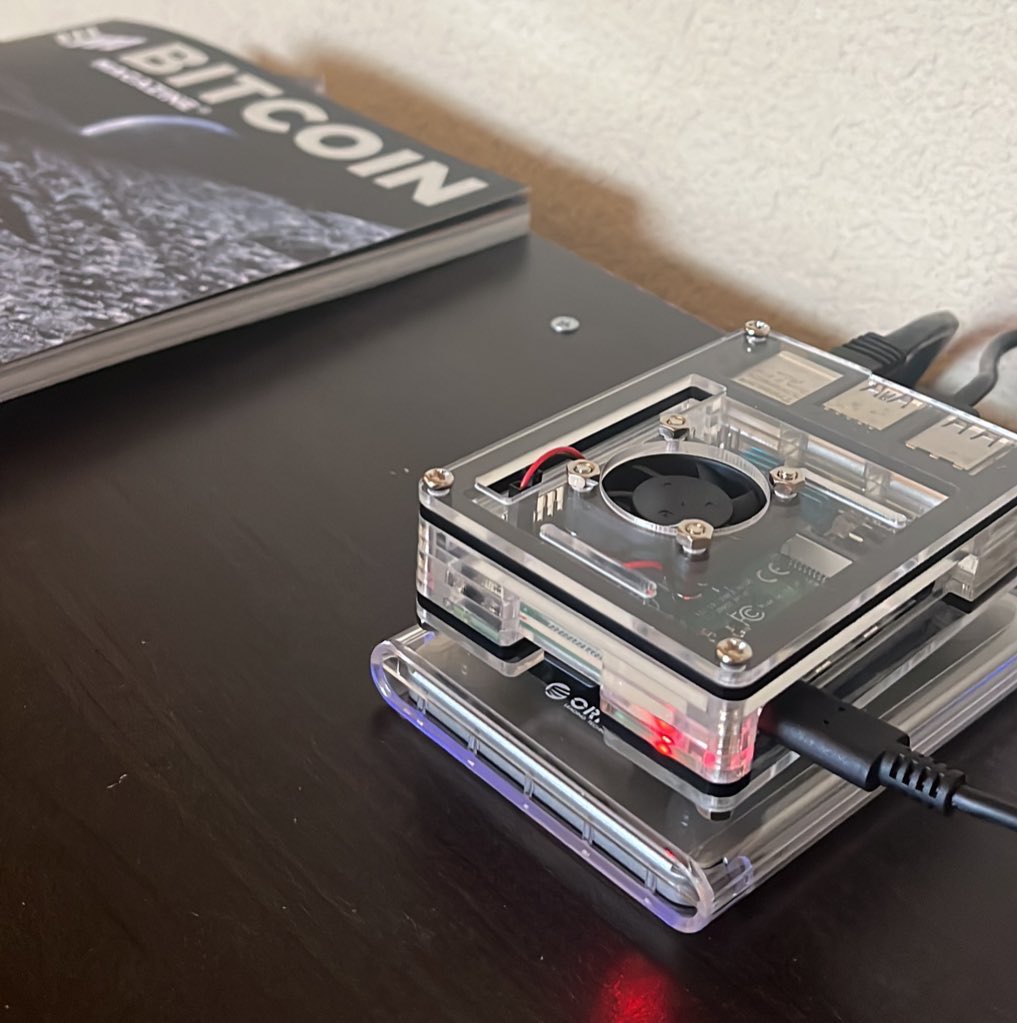 ian_slane's tweet photo. Finally got my node up! @umbrel makes it easy peezy⚡️⚡️ https://t.co/rFcLgjYz1D