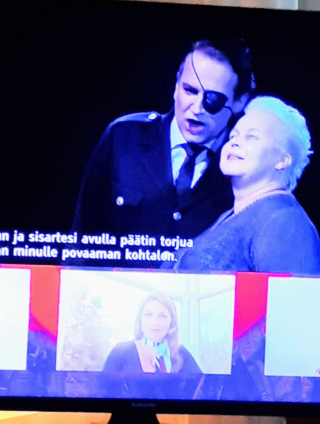 mir_lam's tweet photo. Ihanaa katsoa Valkyyriaa HomeOperana. Voi seurata esittäjien ilmeitä ja tunteita ja tempautua itsekin mukaan. Musiikki on sopusoinnussa tarinan ja laulajien äänen kanssa, ei liian mahtipontisen Wagnermaista. Juonen selostaminen taitavaa ja mukaansa tempaavaa. https://t.co/l1ZZuriJOp