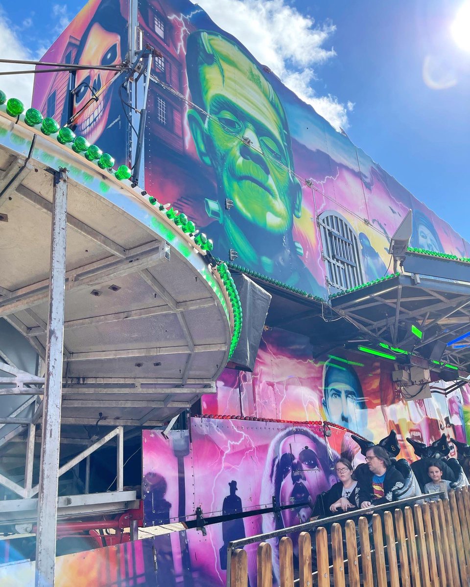 evieengland's tweet photo. Fun at the funfair earlier this afternoon. #NeathFair https://t.co/gs6nWJ3x7c