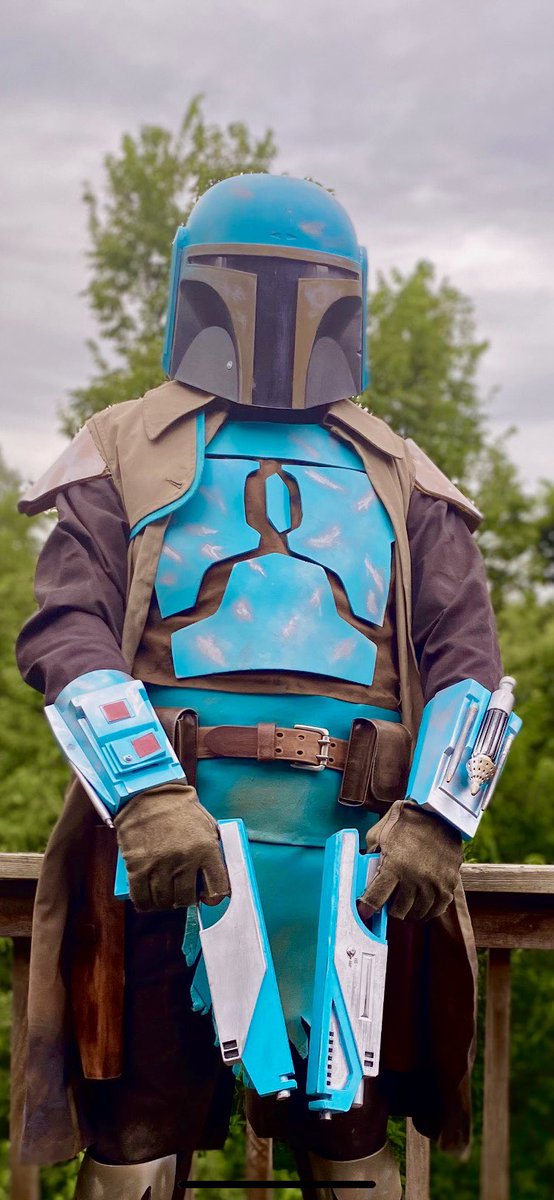 MyTop5Comics's tweet photo. @DiscussingFilm @NitroSpidey And they didn’t ask me to be in the show… #thisistheway #TheMandalorian #MandoMerc https://t.co/TENQG2y0rD