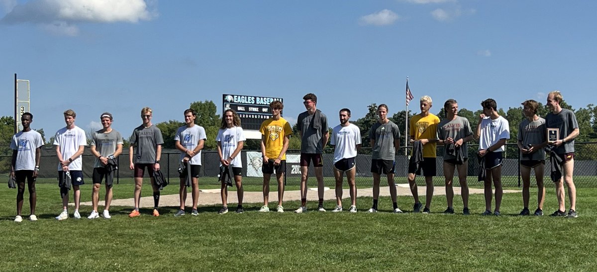 Waffleta's tweet photo. Today was a great day to watch @XCgofre and the @HillsdaleTrack XC team compete at the Calvin College Invite. Isaac as 12th overall and 7th among collegiate entries. https://t.co/p2DMk4aC66