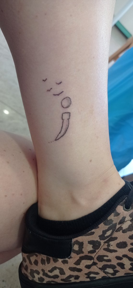 El meu primer auto #handpoke 
My first self #tattoo
#10deseptiembre
#DiaMundialPrevencioSuicidi
#suicidio #suicide