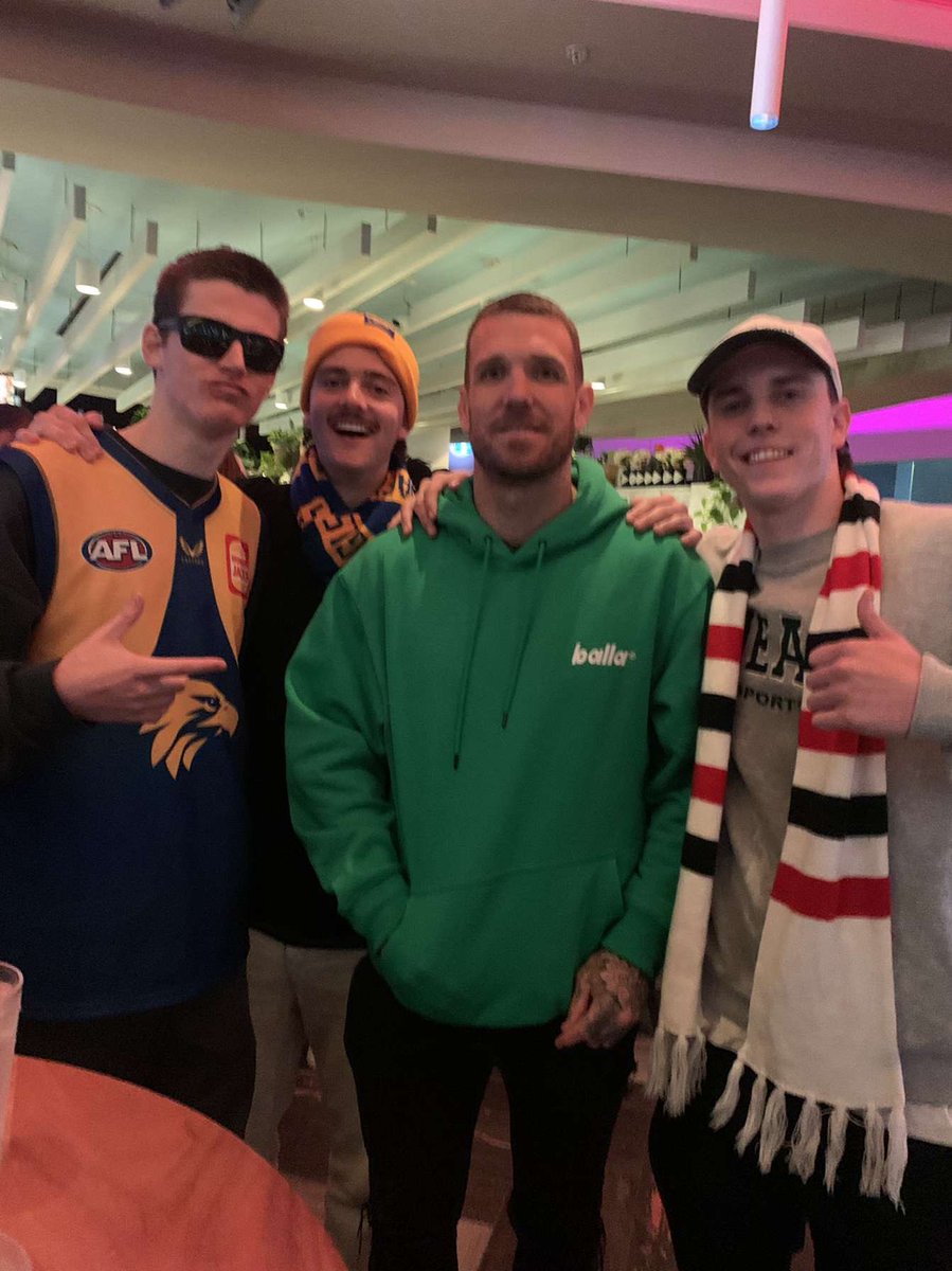 SangNoiger's tweet photo. @swandane Me and swanny a couple weeks ago https://t.co/6iDYjG6jqD