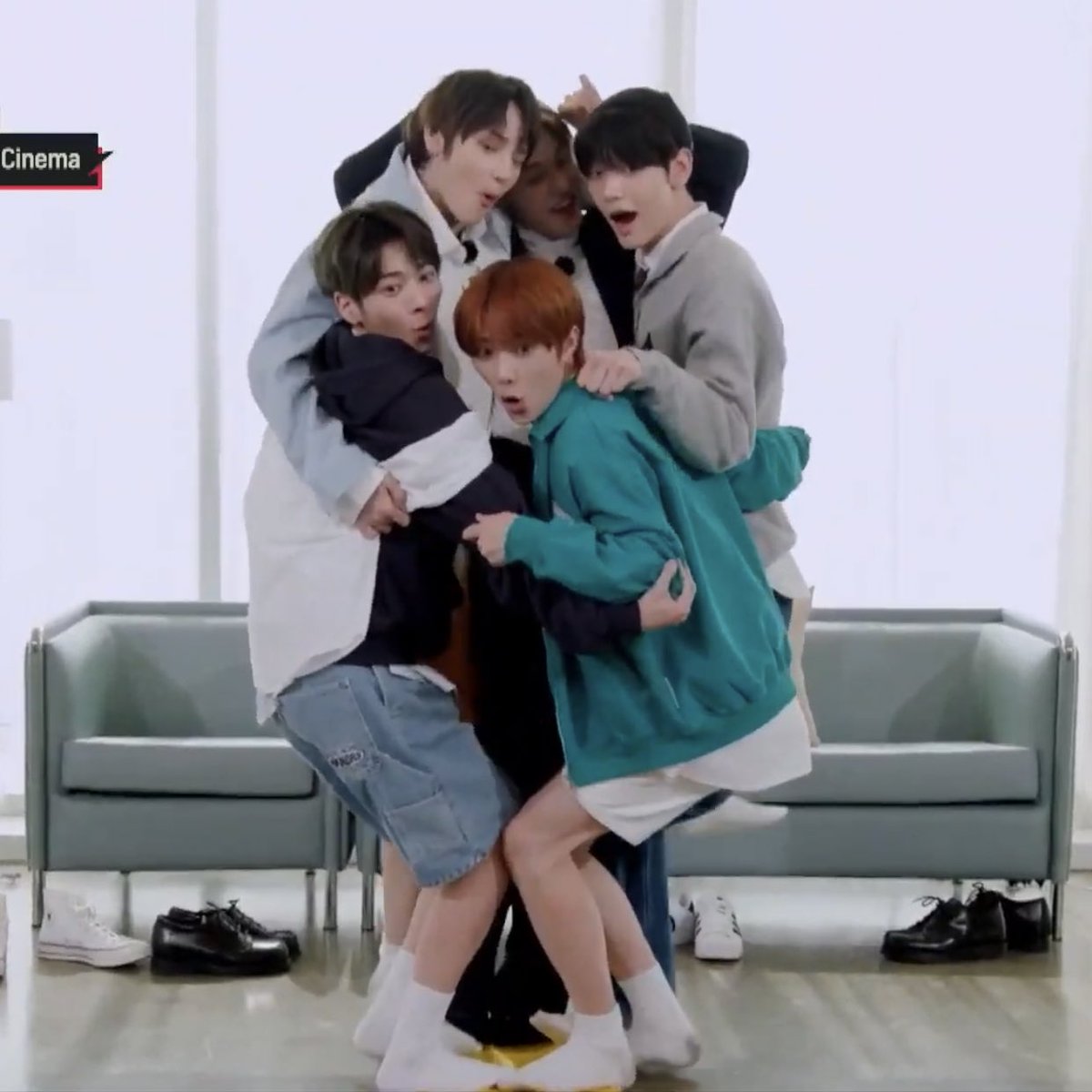 moachartdata's tweet photo. I vote #TXT    for K-Pop Male Group at #BreakTudoAwards 

@TXT_members 
@TXT_bighit https://t.co/yV9PbbGLPX