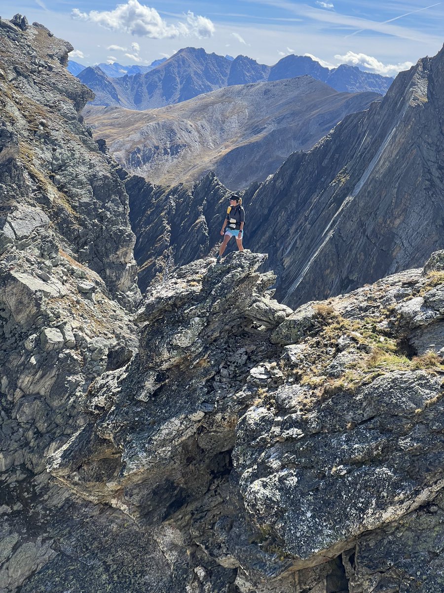 ratherbrunning's tweet image. We are not in the mountains, the mountains are in us ⛰ There’s no other place I’d rather be 💜 #thealps #aosta #italy #stbernardpass