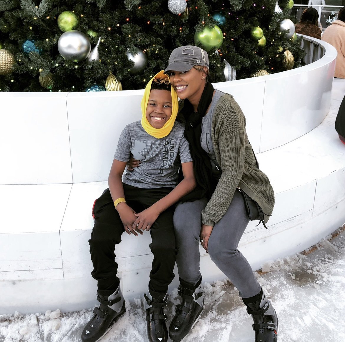 AkilahAkilah3's tweet photo. Happy 13th Birthday to this beautiful being!! 🥳🥳🥳 #bearcub #sonsun ❤️✨ https://t.co/gagln8DtAh