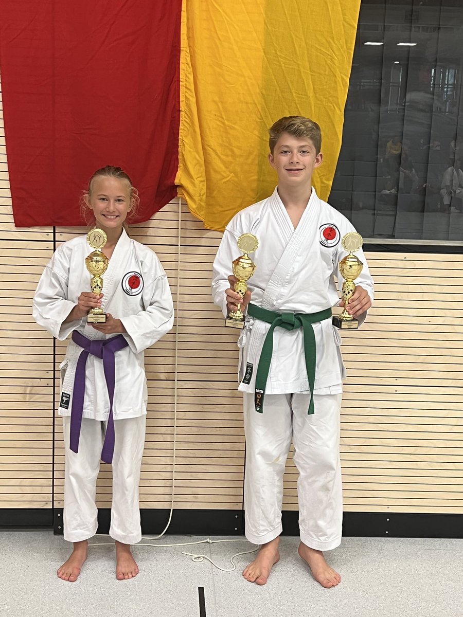 zahnfee_ingo's tweet photo. Today in Coesfeld took place again the first state championships of the DJKB (German JKA) after Corona. Our team showed good performance and was very successful. 3 third places in Kumite and Kata were the result at the end of the tournament. #djkb #karatedogladbeck #oss https://t.co/gEbMW7c3dh