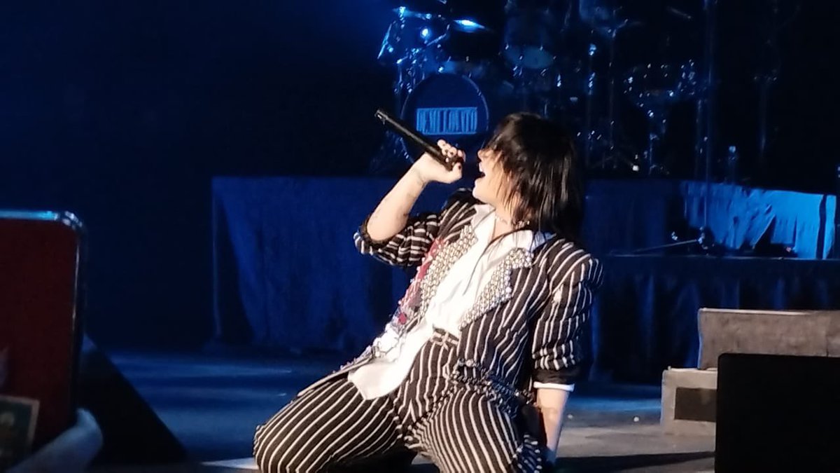 iDemirazziMx's tweet photo. Demi Lovato en el escenario de @MovistarArenaAR en Buenos Aires,
Argentina — 9 de septiembre. #HolyFvckTourBuenosAires 
Créditos especiales para @ddlovato_Py https://t.co/CRLw5LQ24P