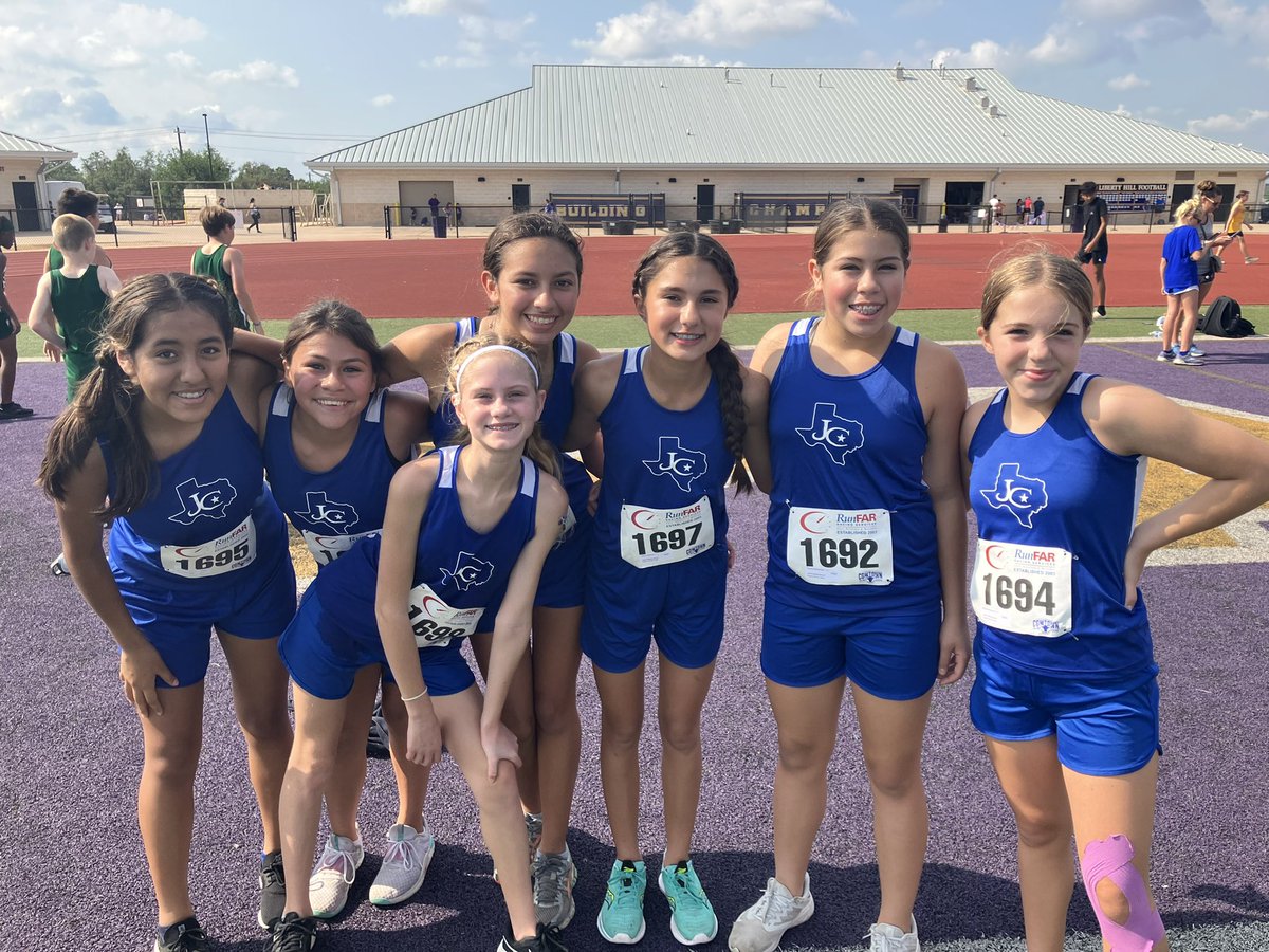 jarrell_xc's tweet photo. The JH girls/boys ran in Liberty Hill this morning. Raven Sandoval finished 1st and Desaray Benavidez finished 17th. The boys had some very strong finishers with Jairo Hernandez, Ryan Milligan and Gavin Murphy finishing in the top quarter of the field. @jarrell_ms https://t.co/4t79mhTq6j