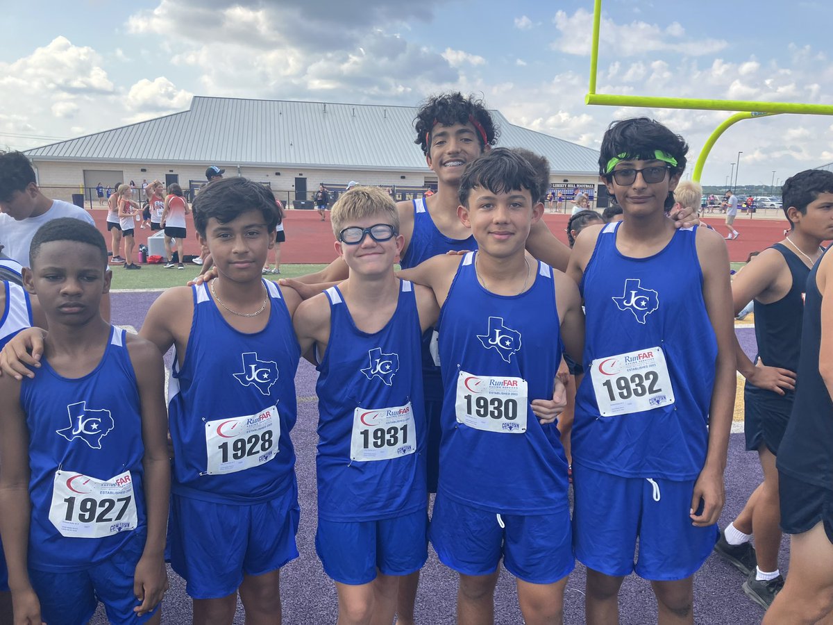 jarrell_xc's tweet photo. The JH girls/boys ran in Liberty Hill this morning. Raven Sandoval finished 1st and Desaray Benavidez finished 17th. The boys had some very strong finishers with Jairo Hernandez, Ryan Milligan and Gavin Murphy finishing in the top quarter of the field. @jarrell_ms https://t.co/4t79mhTq6j
