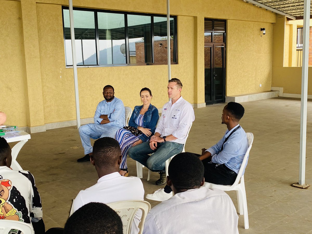 MugaboMB's tweet photo. This workshop was very instructive and we all learn new skills, thank you very much to Dr. Daniel Tapia for the knowledge and advice #InciSioNRwanda https://t.co/Yb0j01Y2up