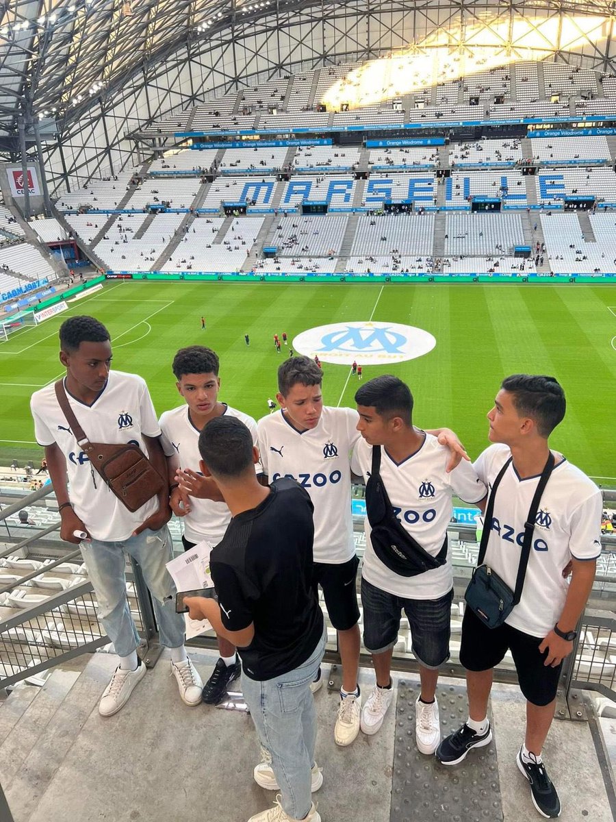 Thierry Millet (@millet_thierry) on Twitter photo Nos jeunes vainqueurs du collège de Sfax de l’Orange Junior League sont à l’Orange Vélodrome ce soir pour assister au match de l’OM contre Lille! <a href="/OrangeTN_Plus/">OrangeTNplus</a> <a href="/OrangeTN/">Orange Tunisie</a> <a href="/inesHAMADI3/">Ines HAMADI</a> <a href="/orangeafrica/">Orange Africa & Middle East</a> <a href="/ZBelkhoja/">Zakaria Belkhoja</a> @anne_Imb <a href="/Ministere_TC/">Ministère des Technologies de la Communication TN</a> Nos jeunes vainqueurs du collège de Sfax de l’Orange Junior League sont à l’Orange Vélodrome ce soir pour assister au match de l’OM contre Lille! <a href="/OrangeTN_Plus/">OrangeTNplus</a> <a href="/OrangeTN/">Orange Tunisie</a> <a href="/inesHAMADI3/">Ines HAMADI</a> <a href="/orangeafrica/">Orange Africa & Middle East</a> <a href="/ZBelkhoja/">Zakaria Belkhoja</a> @anne_Imb <a href="/Ministere_TC/">Ministère des Technologies de la Communication TN</a>