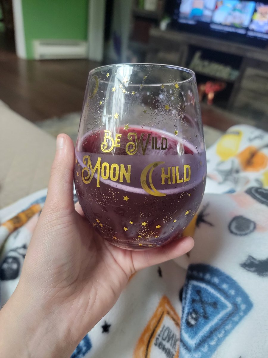 I got doritos, and berry beer in a pretty cup and imma read through my book
✨️Self Care✨️