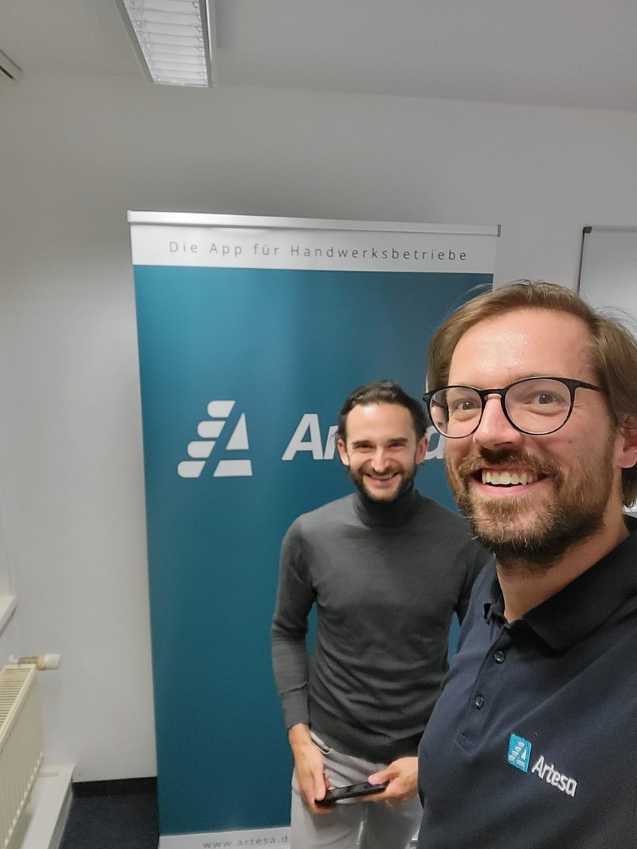 fratzinger_'s tweet image. Look who I&apos;ve met IRL today! It&apos;s daffl, the founder and maintainer of @feathersjs. What an honor! ❤️ We talked about the ecosystem, filled a whole whiteboard with ideas and had a lot of fun while programming stuff! Thanks for the visit, daffl!