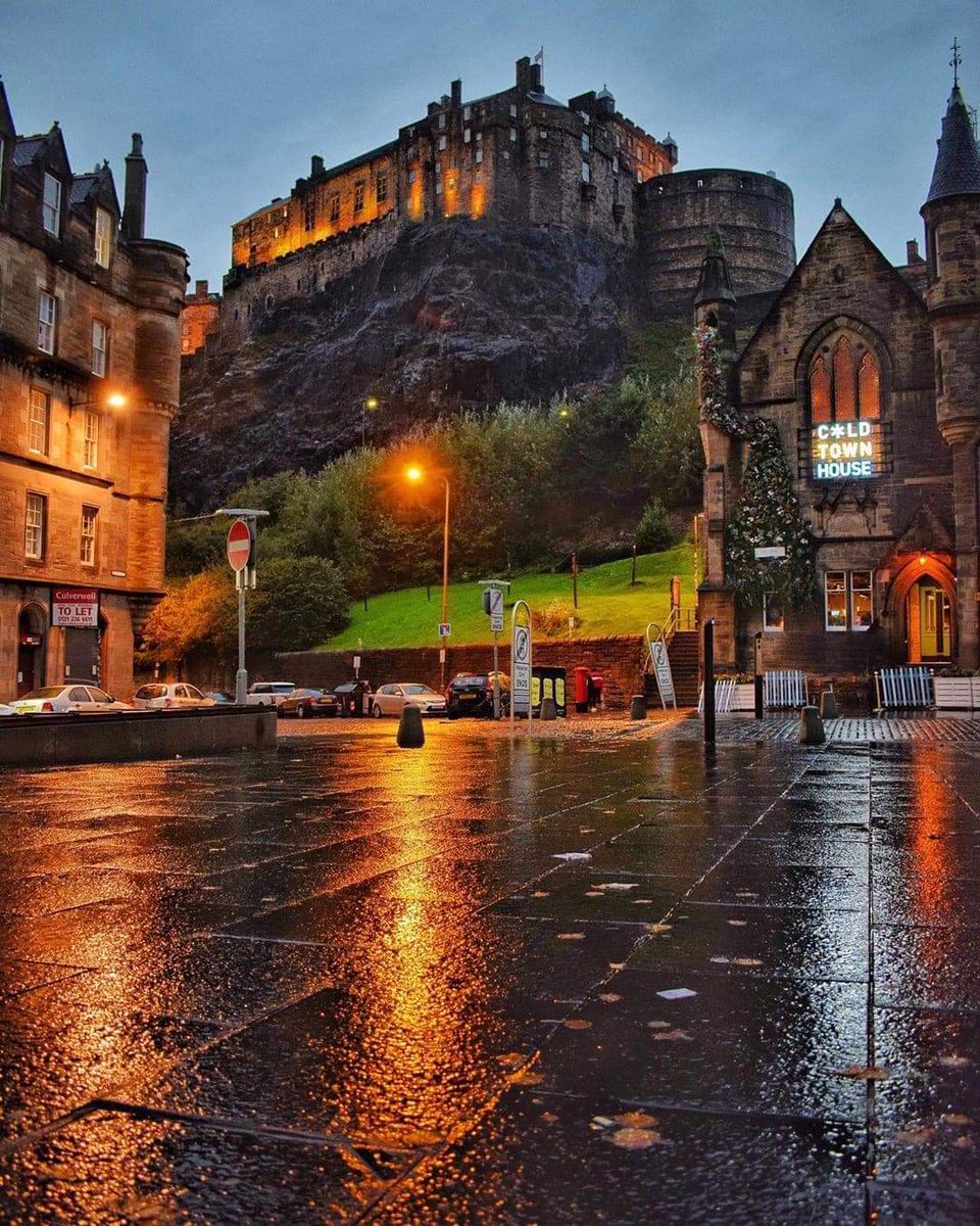 must_travel's tweet photo. #Edinburgh, #Scotland. #travel #musttravel https://t.co/emQ1ewNZME