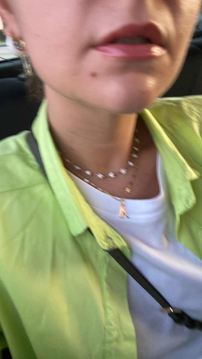 lovespeppers's tweet photo. comprato il lipstick di @ManueleMameli e mamma letteralmente impazzita per come mi sta👄 https://t.co/q1FP8ZHNbf