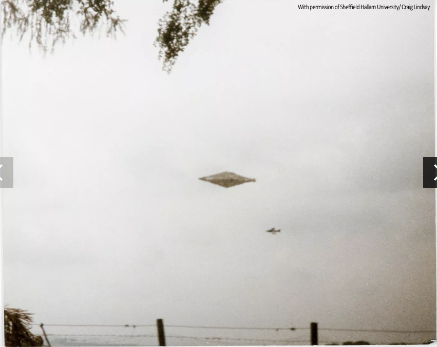 LehtoFiles's tweet photo. So what's up #ufotwitter with Calvine UFO? Is it a 60m hovering UFO or a hoax?
Pope said the MOD thought it was a real photo -#disclosureteam agreed-
The rock in a loch reflection theory is looking weak-
But also where are the other photos? Negatives? Witness accounts? https://t.co/kPsW7PM695