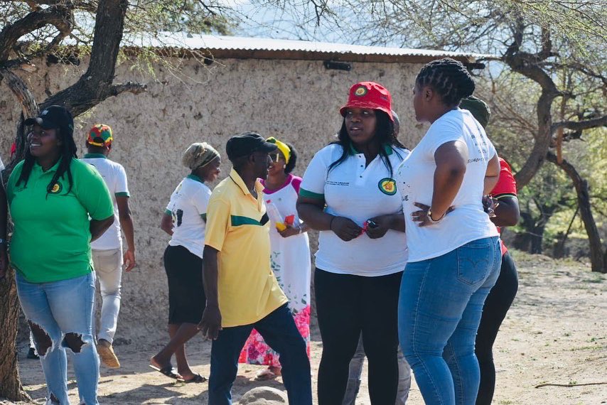 NoncebaMhlauli's tweet photo. Today we joined the ANCYL in INkosi Bhambatha Region for their social intervention programme of assisting child headed households in the region.
We visited 3 Child Headed Households in the Muden Area in Ward 8 and Ward 11 under the Umvoti Sub-region. #ANCYL78 🖤💚💛 https://t.co/C6iFcVk8pu