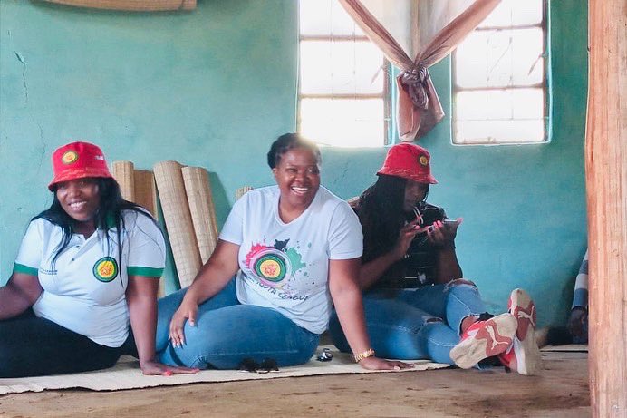 NoncebaMhlauli's tweet photo. Today we joined the ANCYL in INkosi Bhambatha Region for their social intervention programme of assisting child headed households in the region.
We visited 3 Child Headed Households in the Muden Area in Ward 8 and Ward 11 under the Umvoti Sub-region. #ANCYL78 🖤💚💛 https://t.co/C6iFcVk8pu