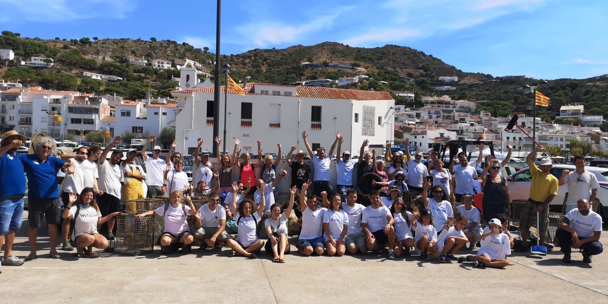 miticap2020's tweet photo. Hoy hemos recuperado artes de pesca perdidos en el fondo marino. Una iniciativa en la que hemos participado científicos, voluntarios y pescadores de la cofradia de Port de la Selva para reducir la pesca fantasma @arimartinezdios @PatriiiBaena @JMirArguimbau @claudia_traboni https://t.co/BzLkX4flZp