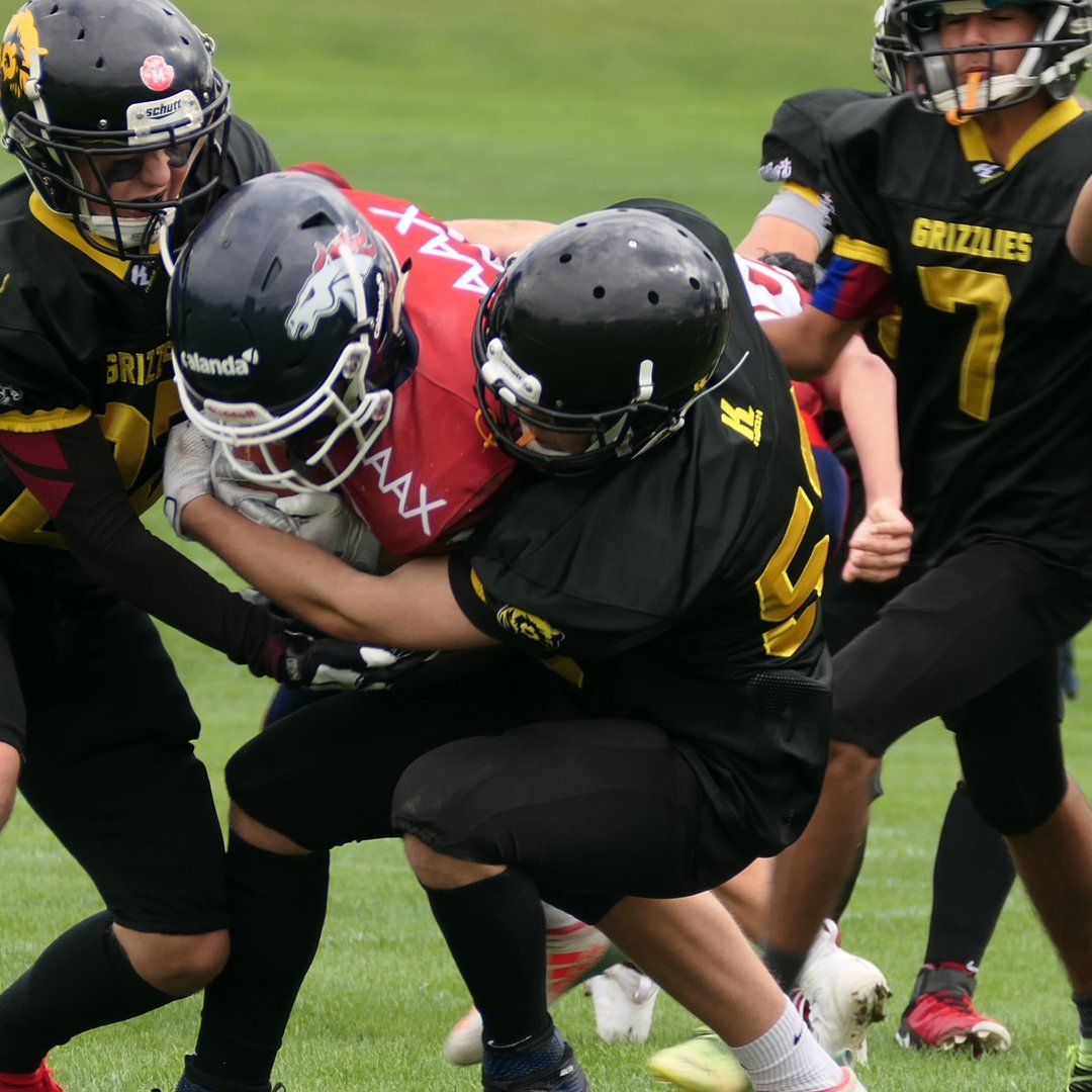 Bern Grizzlies (@berngrizzlies) on Twitter photo Trotz Heimspiel-Power hat es heute leider für keinen Sieg gereicht: Unsere U16-Junioren unterliegen den <a href="/calanda_broncos/">Calanda Broncos</a>. Entstand: 0️⃣0️⃣:3️⃣2️⃣
#BernGrizzlies #AmericanFootball #U16 Trotz Heimspiel-Power hat es heute leider für keinen Sieg gereicht: Unsere U16-Junioren unterliegen den <a href="/calanda_broncos/">Calanda Broncos</a>. Entstand: 0️⃣0️⃣:3️⃣2️⃣
#BernGrizzlies #AmericanFootball #U16