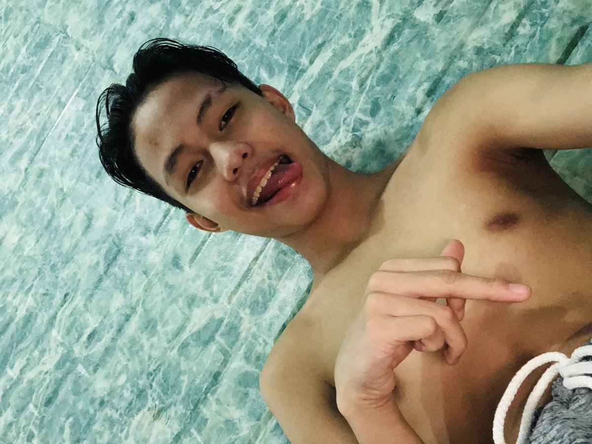 Gidjonss's tweet photo. Ha hatdogHAAHAH https://t.co/rSTs5XVnc9